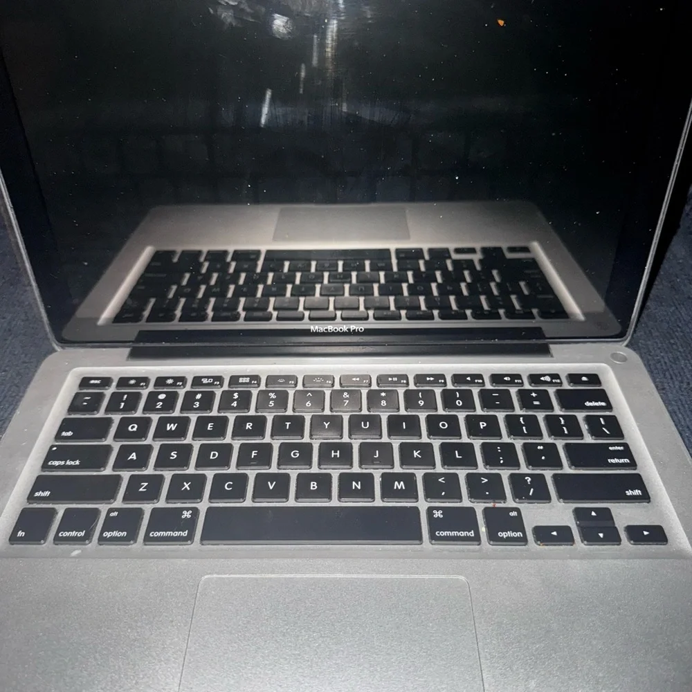 Apple MacBook - Silver and Black